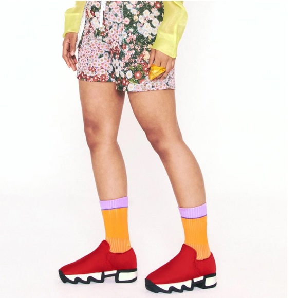 iRi Women’s WES I Red Low Top Sneaker Shoes - Picture 7 of 12